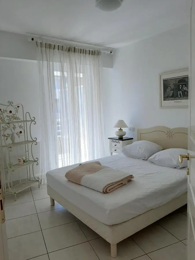 Le Chevrefeuille Apartment Saint-Raphael